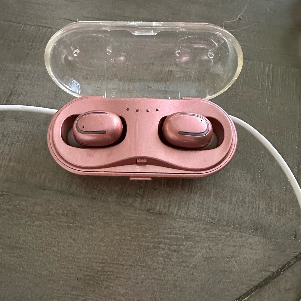Ear Buds - Picture 2 of 3